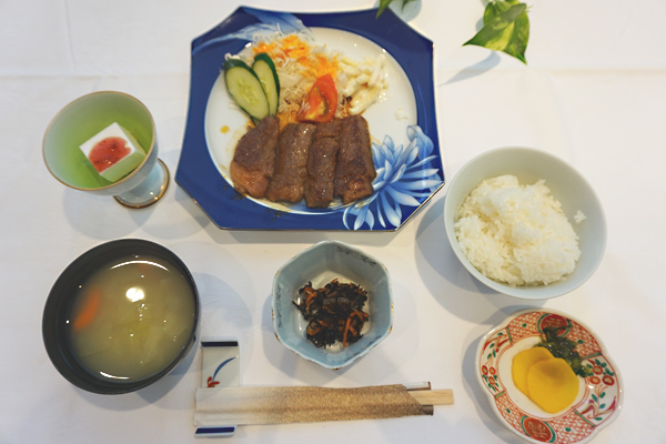 牛ステーキ定食
